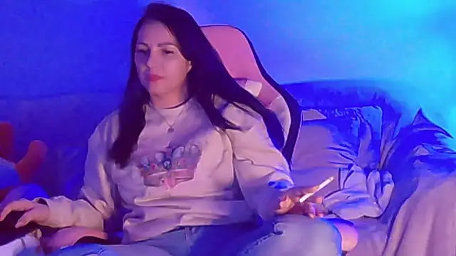 ReiyaRey online show from December 2025 09:28:01 PM