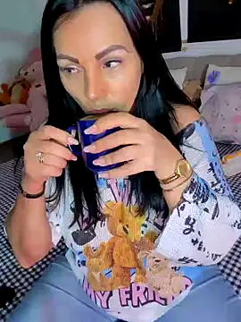 ReiyaRey online show from April 2026 06:58:01 PM