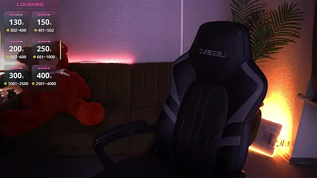 Snapshot of MilaSecrett chatting on December 2025 02:19:02 PM MilaSecrett online show from December 2025 02:19:02 PM