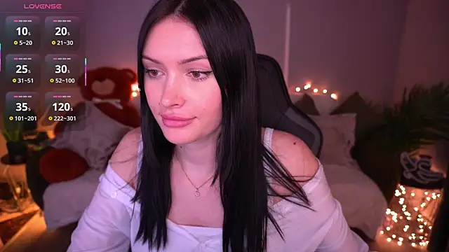 Snapshot of MilaSecrett chatting on February 2026 01:52:02 PM MilaSecrett online show from February 2026 01:52:02 PM