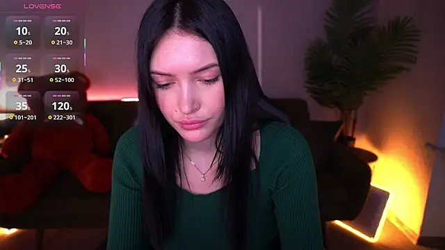 Snapshot of MilaSecrett chatting on December 2025 02:30:01 PM MilaSecrett online show from December 2025 02:30:01 PM