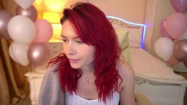 Snapshot of MilaSecrett chatting on February 2025 07:35:01 AM MilaSecrett online show from February 2025 07:35:01 AM