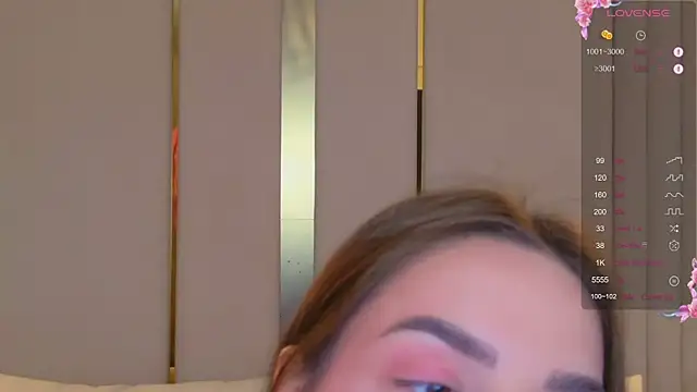 BellaHalles online show from November 2025 06:14:02 AM