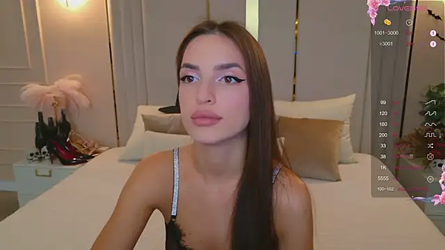 BellaHalles online show from October 2025 06:14:02 AM