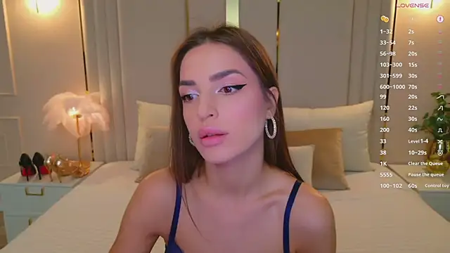 BellaHalles online show from December 2025 05:24:02 AM