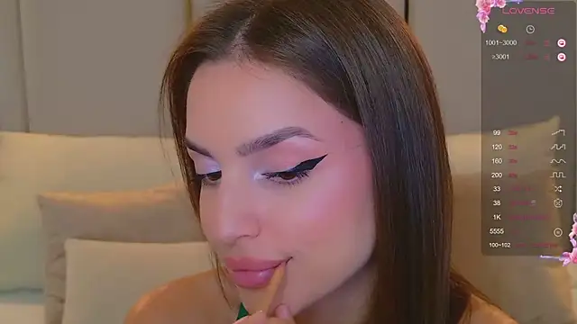 BellaHalles online show from November 2025 06:06:02 AM