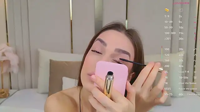 BellaHalles online show from February 2026 05:43:01 AM