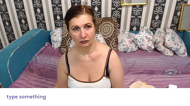 Snapshot of JennaMature chatting on March 2025 05:06:02 AM JennaMature online show from March 2025 05:06:02 AM