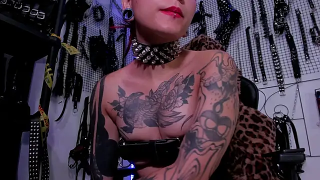 Agatha BDSM online show from January 2025 03:11:01 AM