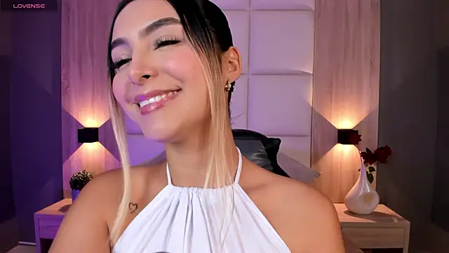 bella1207 online show from September 2025 08:04:02 PM