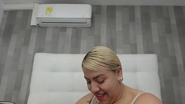 LeahMillerr online show from March 2026 01:04:01 PM