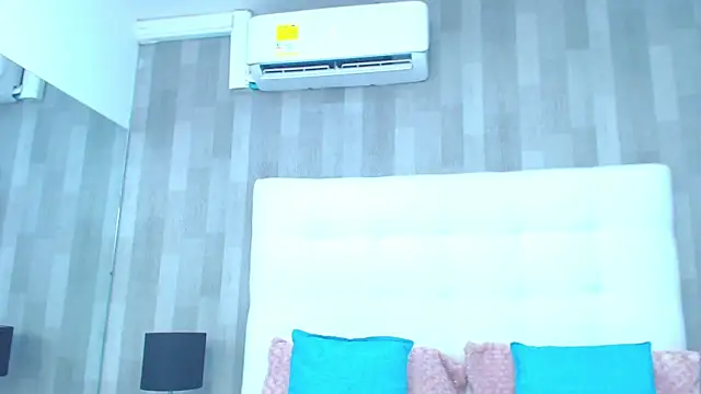 LeahMillerr online show from December 2025 01:16:02 PM