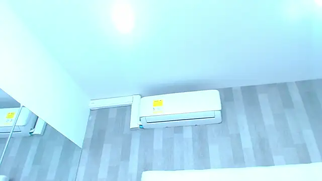 LeahMillerr online show from November 2025 01:11:01 PM