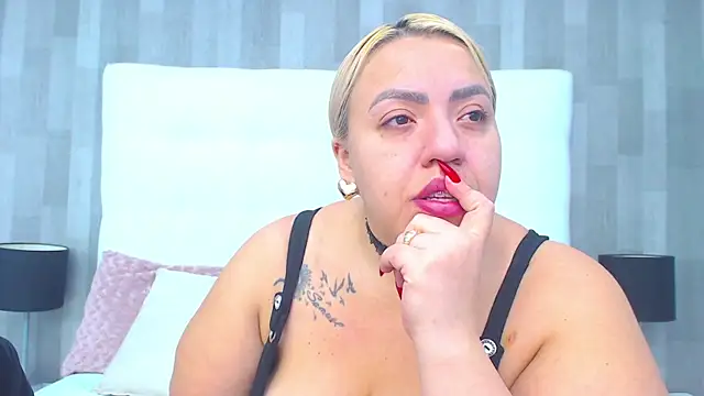 LeahMillerr online show from March 2026 12:42:02 PM