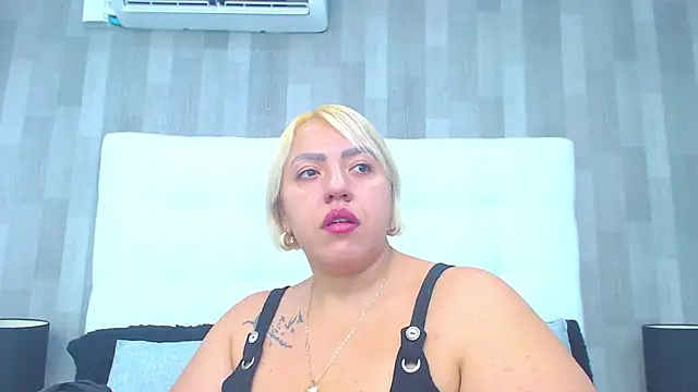 LeahMillerr online show from May 2026 02:44:02 PM
