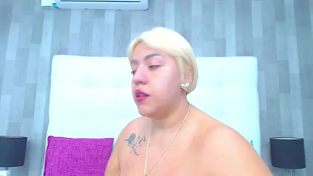 LeahMillerr online show from February 2026 01:32:02 PM