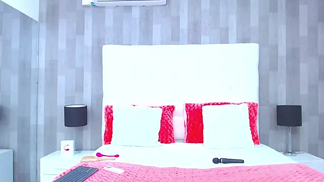LeahMillerr online show from January 2025 03:19:01 PM