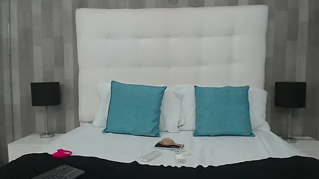 LeahMillerr online show from October 2025 05:15:02 PM