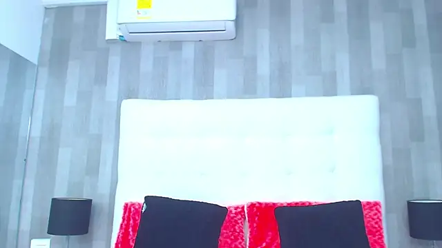 LeahMillerr online show from February 2026 12:24:02 PM