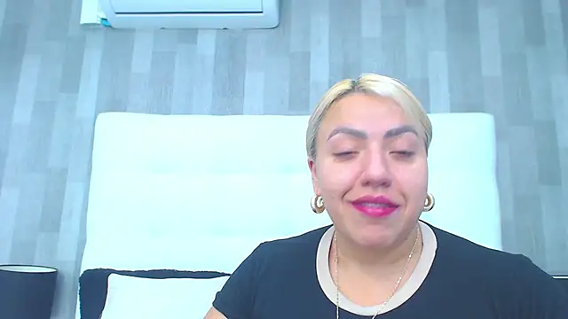 LeahMillerr online show from March 2026 02:32:02 PM