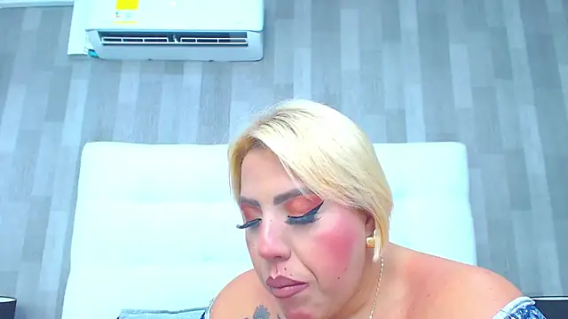 LeahMillerr online show from April 2026 04:45:01 PM