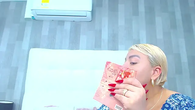 LeahMillerr online show from March 2026 12:54:01 PM