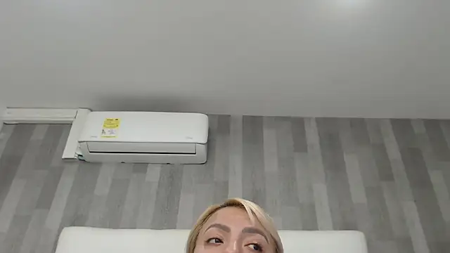 LeahMillerr online show from February 2026 12:37:01 PM