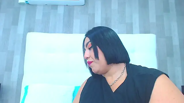 LeahMillerr online show from March 2025 12:39:01 PM