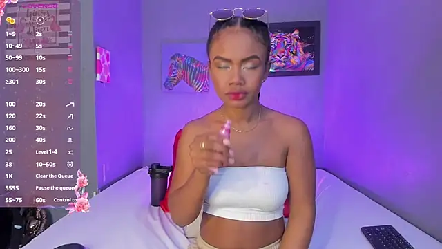 EmmaSmith06 online show from October 2025 05:12:02 PM