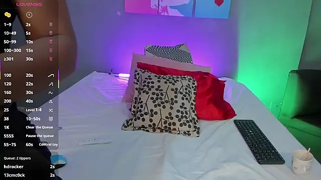 EmmaSmith06 online show from September 2025 05:52:02 PM