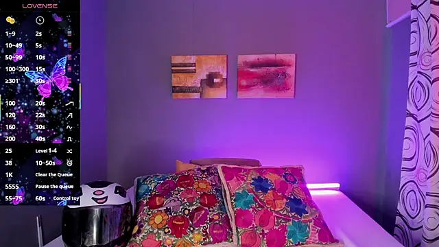 EmmaSmith06 online show from October 2025 05:25:01 PM