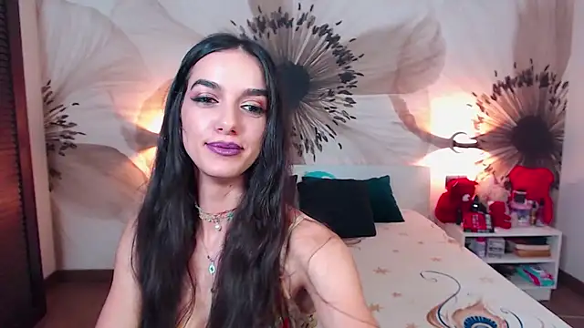 Snapshot of KatherineBisou chatting on November 2025 07:30:02 PM KatherineBisou online show from November 2025 07:30:02 PM