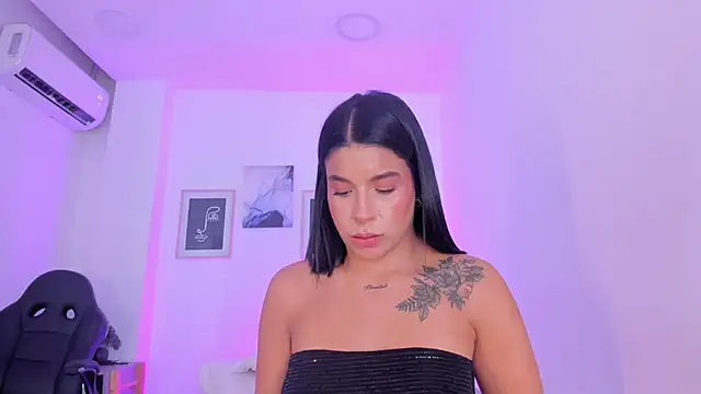 emelie 89 online show from March 2025 04:39:02 PM