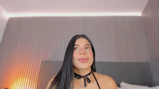 emelie 89 online show from December 2025 11:09:02 AM