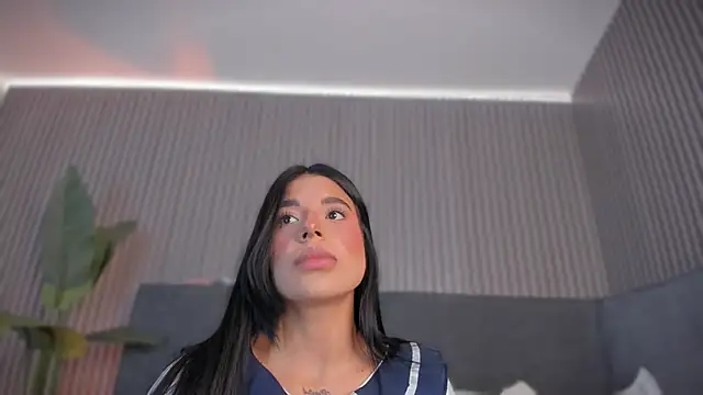 emelie 89 online show from April 2026 12:31:01 PM
