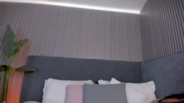 emelie 89 online show from April 2026 12:22:02 PM