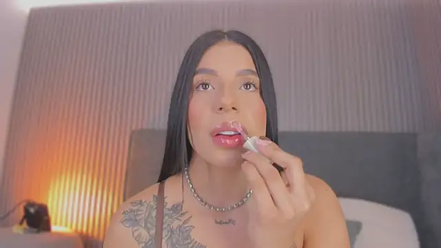 emelie 89 online show from February 2026 12:38:01 PM