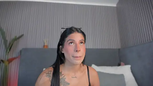 emelie 89 online show from July 2026 12:05:02 PM