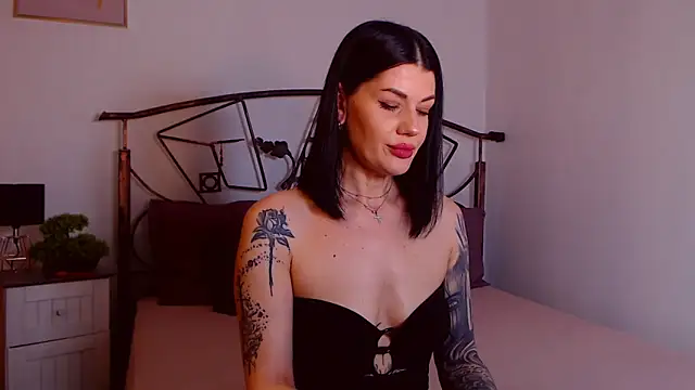 YvonneEverlee online show from January 2026 08:47:01 PM