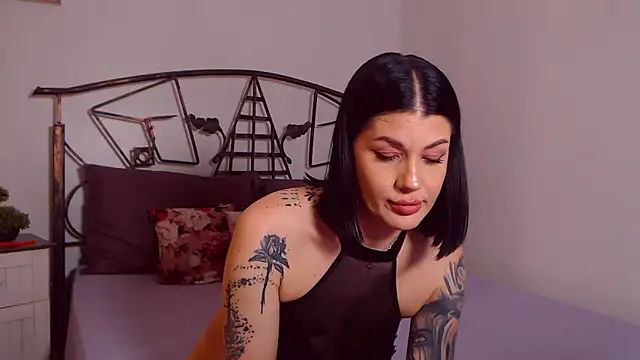 YvonneEverlee online show from May 2026 07:28:02 PM