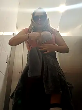 Afroditecash online show from October 2025 06:18:02 PM