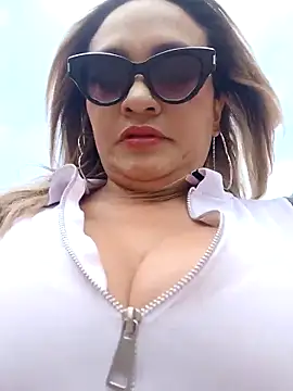 Afroditecash online show from October 2025 06:42:01 PM