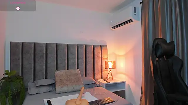 SamanthaSmithx online show from November 2025 12:10:02 AM