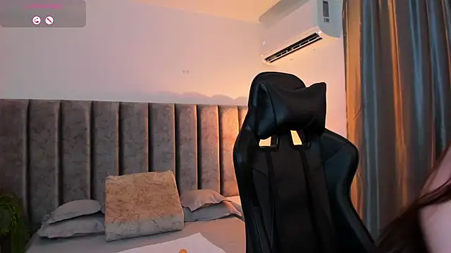 SamanthaSmithx online show from November 2025 12:00:01 AM