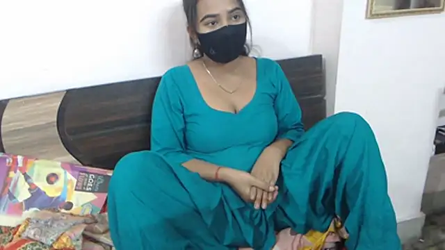 wildbabes online show from July 2026 06:19:01 PM