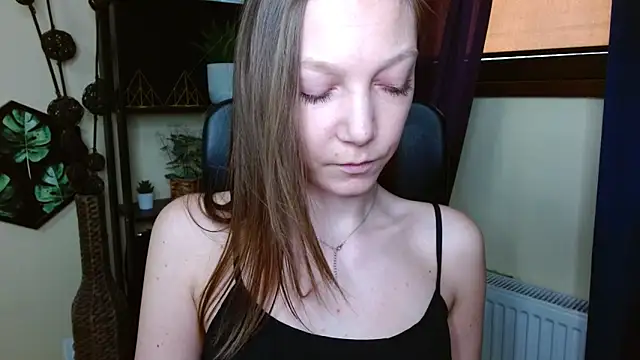 EmillyPlay online show from March 2026 06:33:01 AM