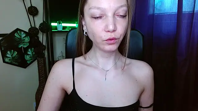 EmillyPlay online show from April 2026 05:42:02 AM