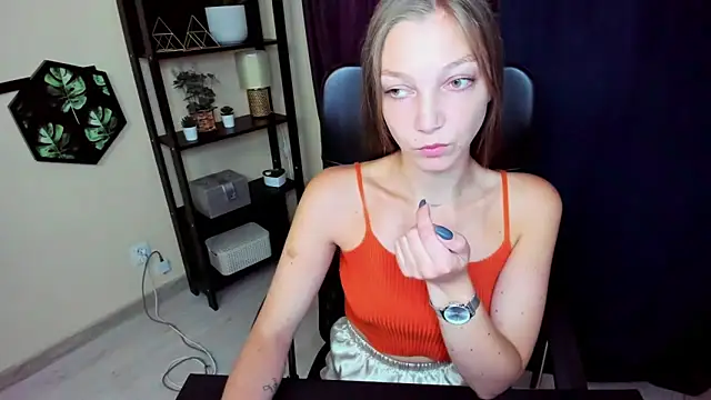 Snapshot of EmillyPlay chatting on September 2025 07:51:01 AM EmillyPlay online show from September 2025 07:51:01 AM
