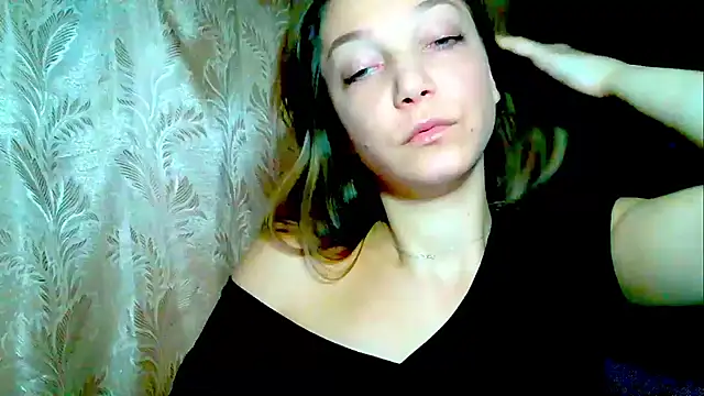 EmillyPlay online show from November 2025 06:47:01 AM