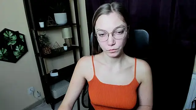 Snapshot of EmillyPlay chatting on February 2025 07:59:02 PM EmillyPlay online show from February 2025 07:59:02 PM